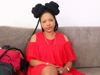 African woman reads the producers mind