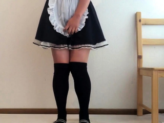 Cute Japanese Maid Pees Herself